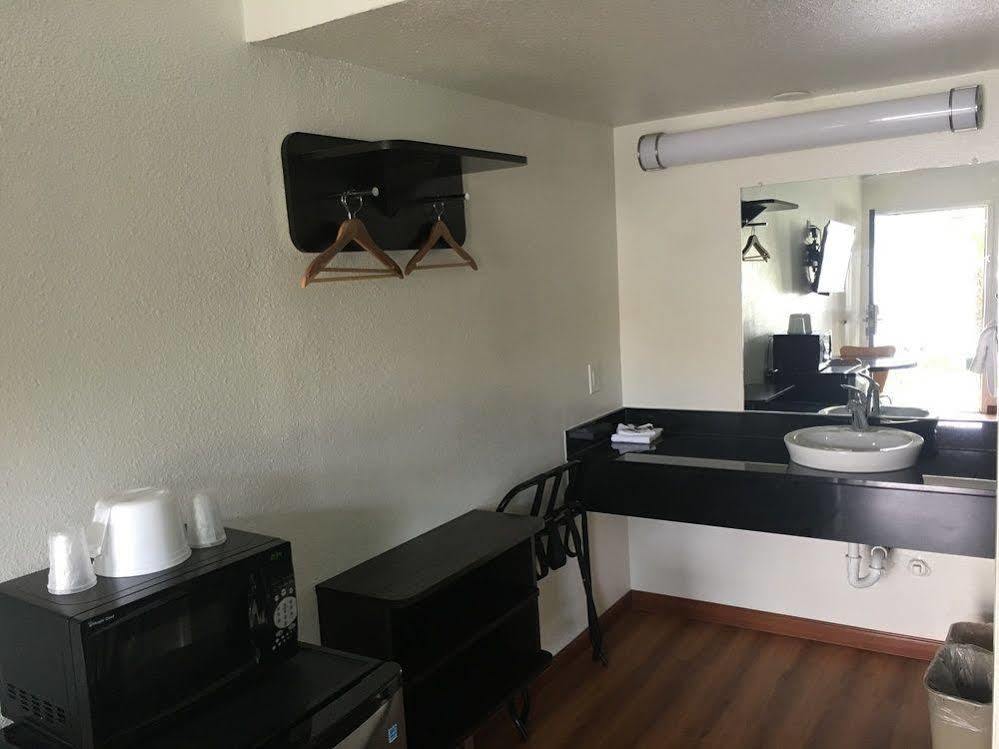 Motel 6-Ventura, Ca - Downtown Екстер'єр фото